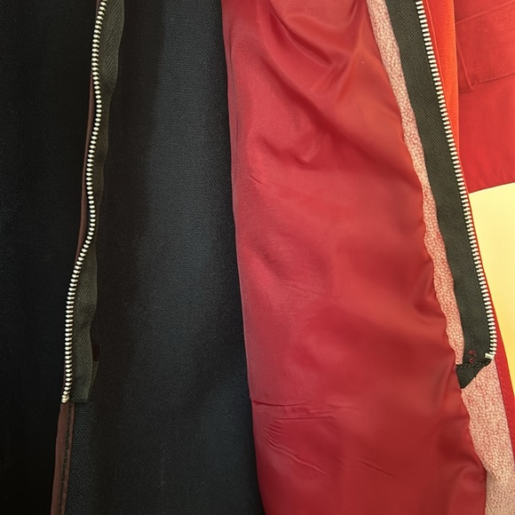 London Fog Red Trench Coat with belt Size 10-M - Picture 3 of 4